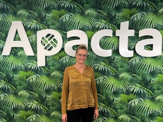 Mette Hammer, Apacta